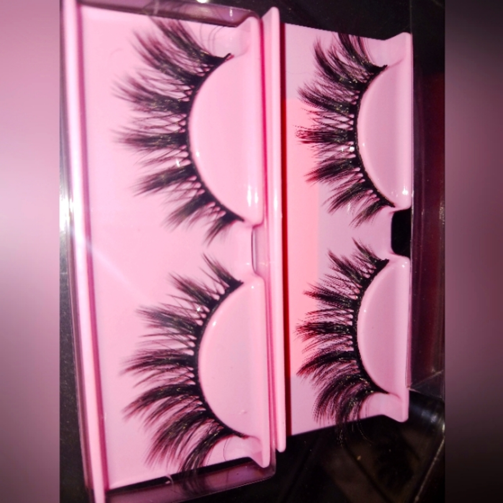 Strip Eyelashes